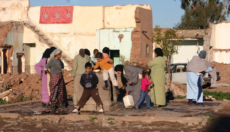 المبادرة الوطنية للتنمية تزود بالماء الشروب دواوير بإقليم خنيفرة
