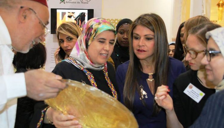 جميلة المصلي تتحول لنجمة المعرض الوطني للصناعة التقليدية بمراكش