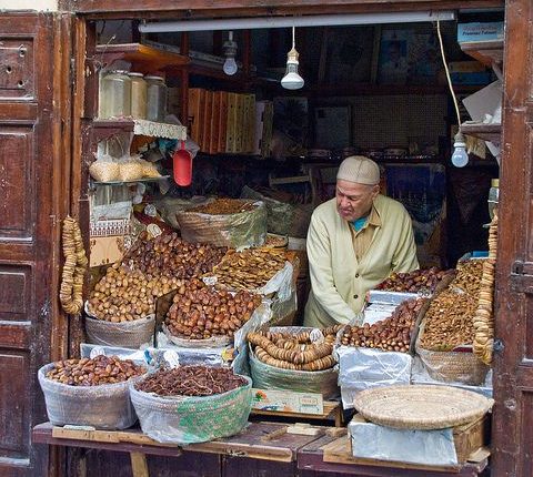 تدابير لمراقبة محلات بيع المأكولات والمنتجات الغذائية خلال رمضان