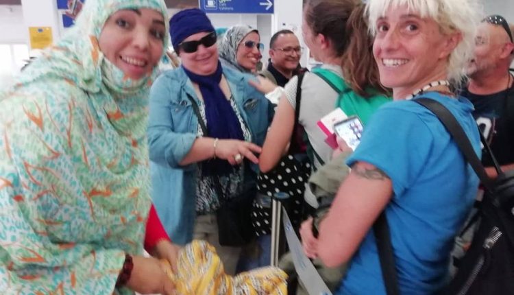 ملتقى العيون يؤكد أن المملكة المغربية من طنجة إلى الكويرة أرض السلم و السلام (1)