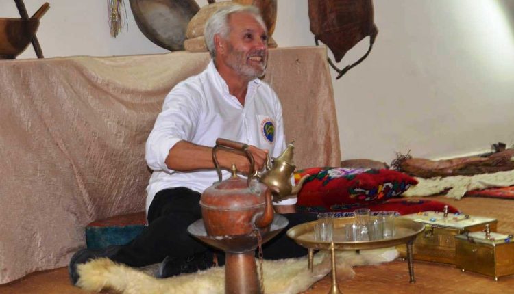ملتقى العيون يؤكد أن المملكة المغربية من طنجة إلى الكويرة أرض السلم و السلام (17)