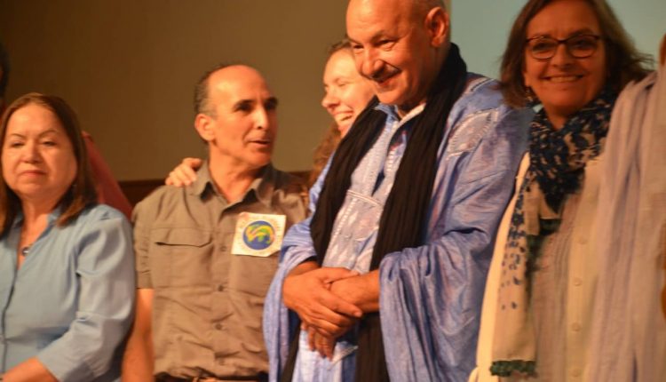 ملتقى العيون يؤكد أن المملكة المغربية من طنجة إلى الكويرة أرض السلم و السلام (8)