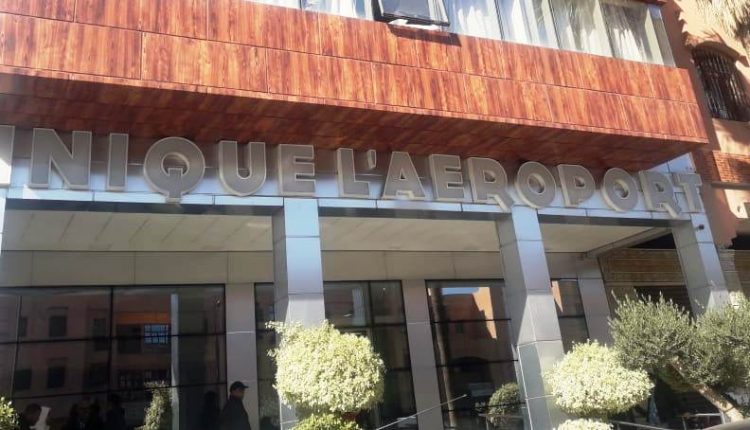 عاجل : مصحة المطار بمراكش، ترفض تسليم نزيل من مرضاها لعائلته المُحتجة عن إهماله