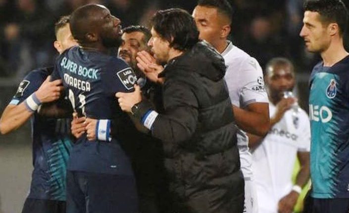 الاتحاد الدولي يحارب العنصرية في الملاعب،ويساند اللاعبين ضحايا التمييز