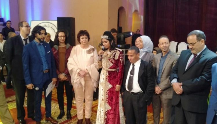 النجمة المكفوفة خولة باحقي تتوج بمهرجان المواهب الشابة المتمدرسة للغناء والموسيقى بجهة مراكش