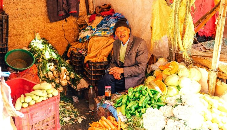 وضعية الأسواق المغربية عادية ومزودة بكل المواد غذائية والتجهيزية ومواد التنظيف والطاقة