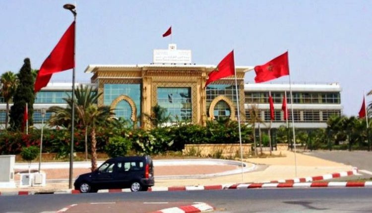 قريبا : الإدارات العمومية تفتح أبوابها في وجه المرتفقين