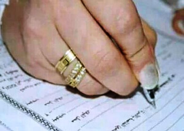 العدول الجُدد غاضبون بسبب مبالغ الانخراط ، وعدول مراكش يشكلون نموذج تنظيمي