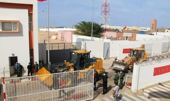  وفد من الإعلاميين والناشرين يزور الكركرات دعما للقوات المسلحة الملكية