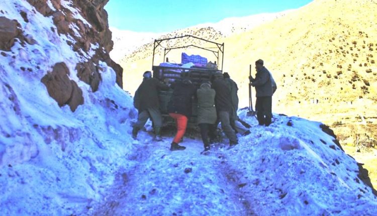 جماعات جبلية بإقليم الحوز يتهدد ساكنتها صقيع الثلج