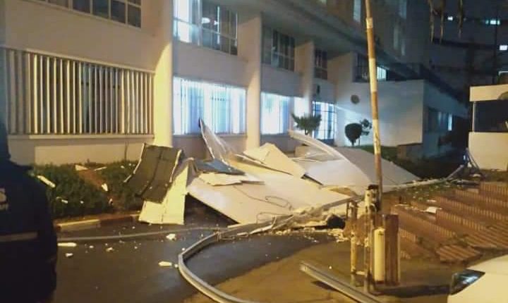عاجل : إنهيار جزء من سقف مستشفى إبن سيناء بالرباط بسبب الأمطار والرياح العاصفة