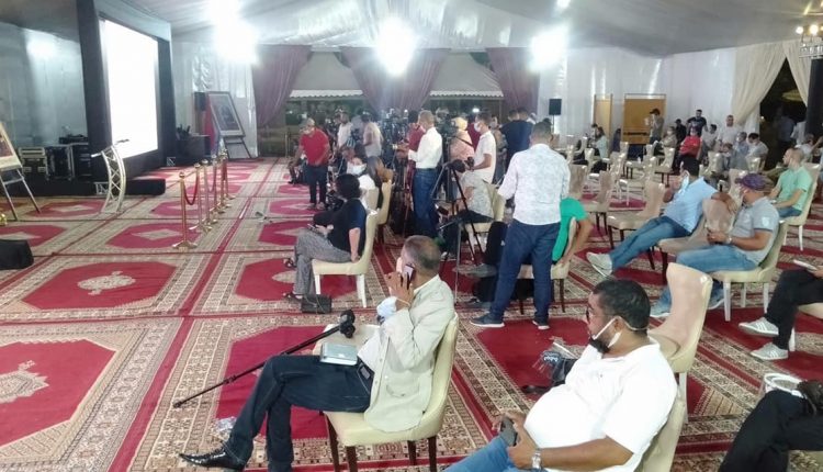 الصحافيون يجرون ليلة بيضاء بولاية مراكش في إنتظار النتائج الأولية بالدوائر الانتخابية بمراكش
