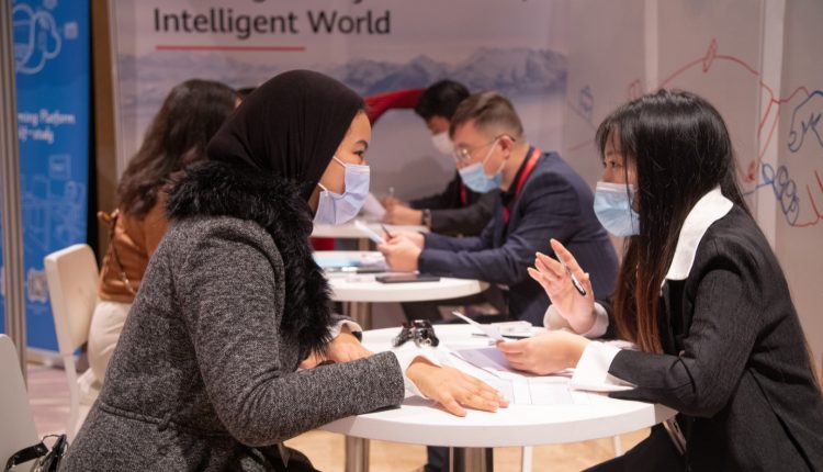 هواوي وأنابيك ينظمان بالدار البيضاء الدورة الثانية لمنتدىICT Job Fair – Career 2021 (9)