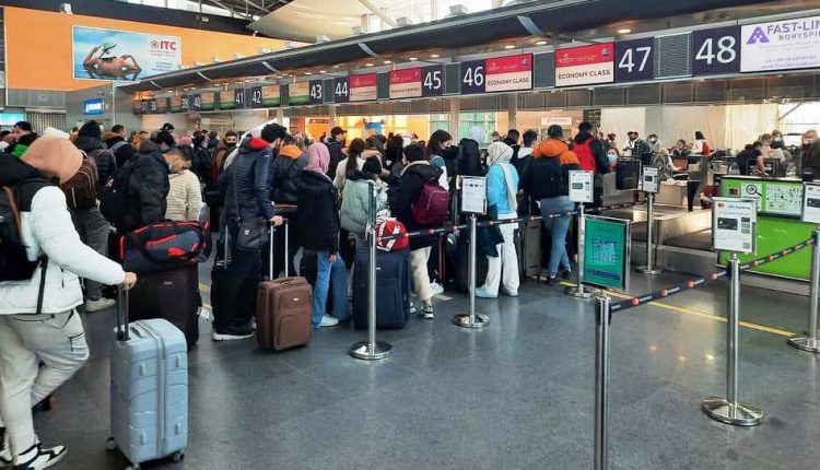  مقترحات على طاولة الحكومة لتمكين الطلبة العائدين من أوكرانيا من متابعة دراستهم في بلدان شريكة