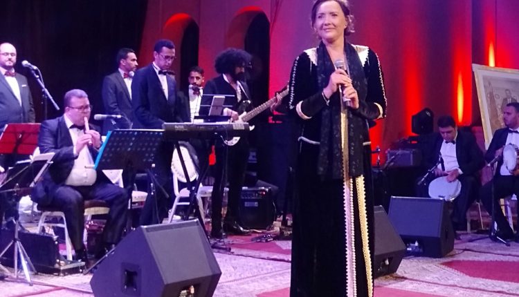 مهرجان المواهب الشابة يكرم الفنانة المطربة كريمة الصقلي بمراكش