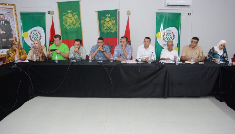 مجلس أيت ملول يعرض المشاريع  المتعلقة بأحياء المزار وقصبة الطاهر