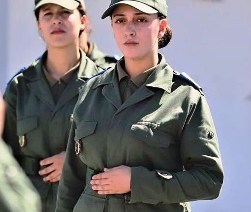 كاميرات العالم تركز على دور وجهود الجُنديات المغربيات في كارثة زلزال الحوز (2)