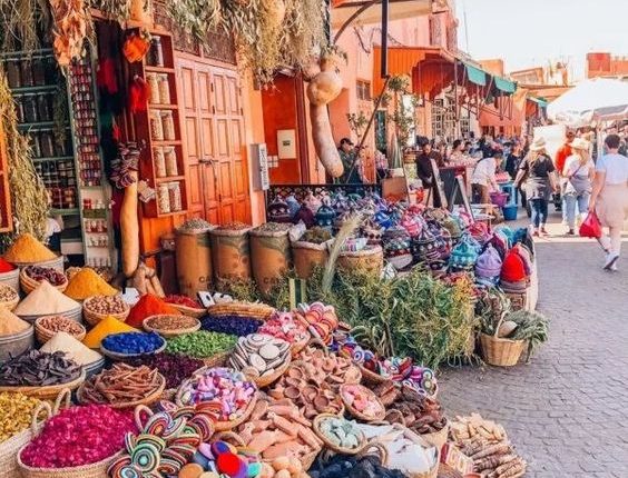 يسلبان سائح اجنبي أمواله تحت التهديد بمراكش