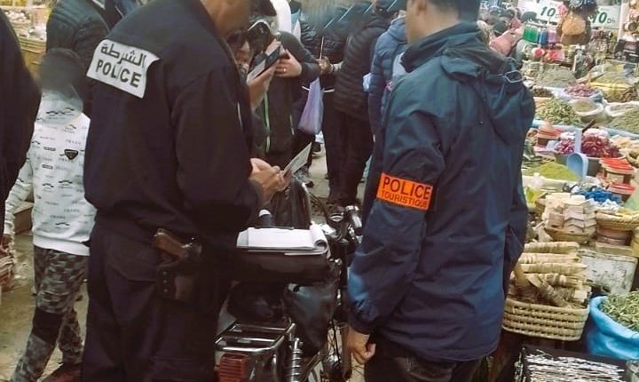 عناصر المنطقة الأمنية الخامسة بمراكش يمشطون عمق المدينة العتيقة (4)