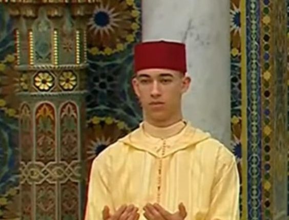 سمو الأمير مولاي الحسن، أصغر ولي عهد في العالم،نضوج في الشخصية وكاريزمية بالطلعة (1)