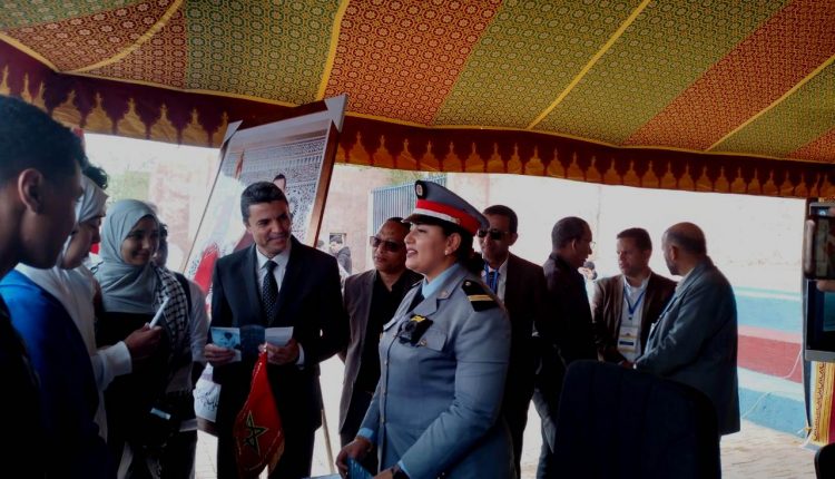 شواهد تقديرية وتثمين للمتألقين في الملتقى الاقليمي للمهن و المساعدة على التوجيه بالحوز (20)