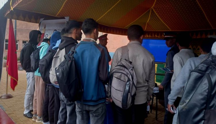 شواهد تقديرية وتثمين للمتألقين في الملتقى الاقليمي للمهن و المساعدة على التوجيه بالحوز (22)